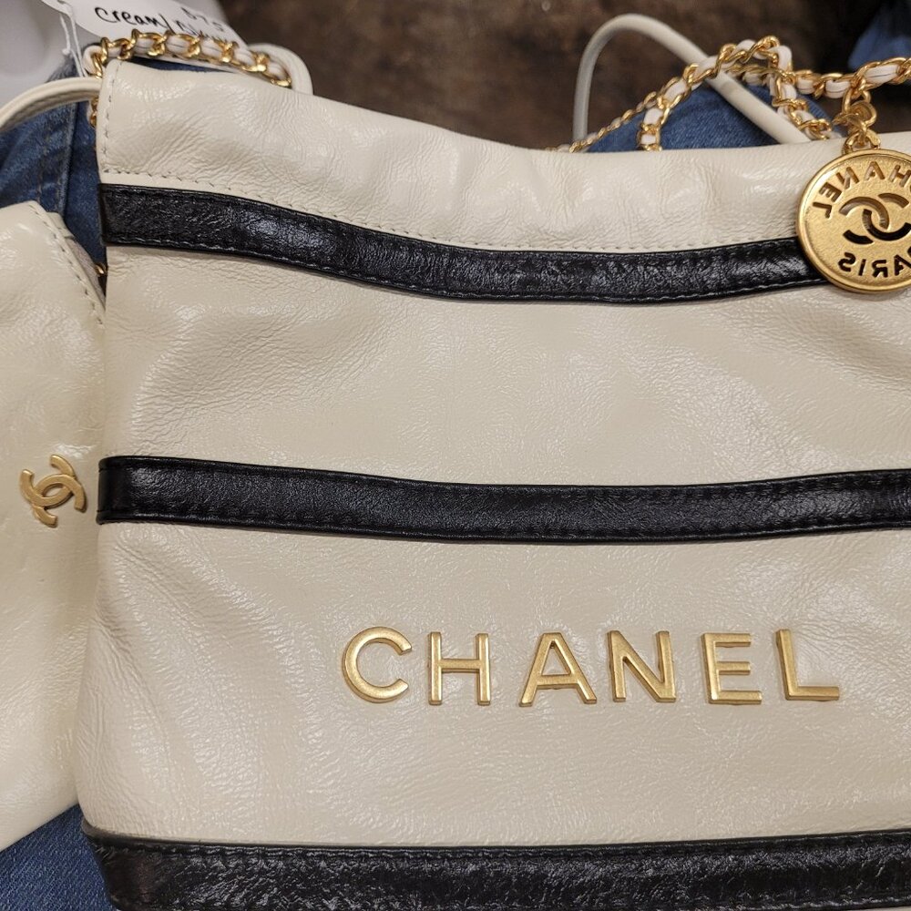 Chanel Cross-body Bag - Picture 4 of 14